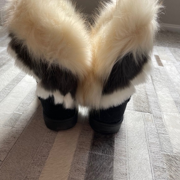 Faux Black Suede Boots w/Tiers of Fur - Picture 3 of 7